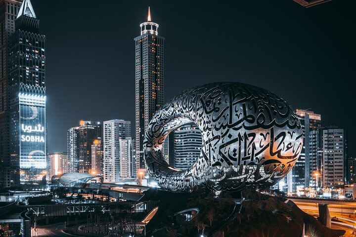 Experience the stunning blend of modern architecture and cultural heritage in nightly Dubai. Discover the city's unique charm through its illuminated landmarks and captivating stories.